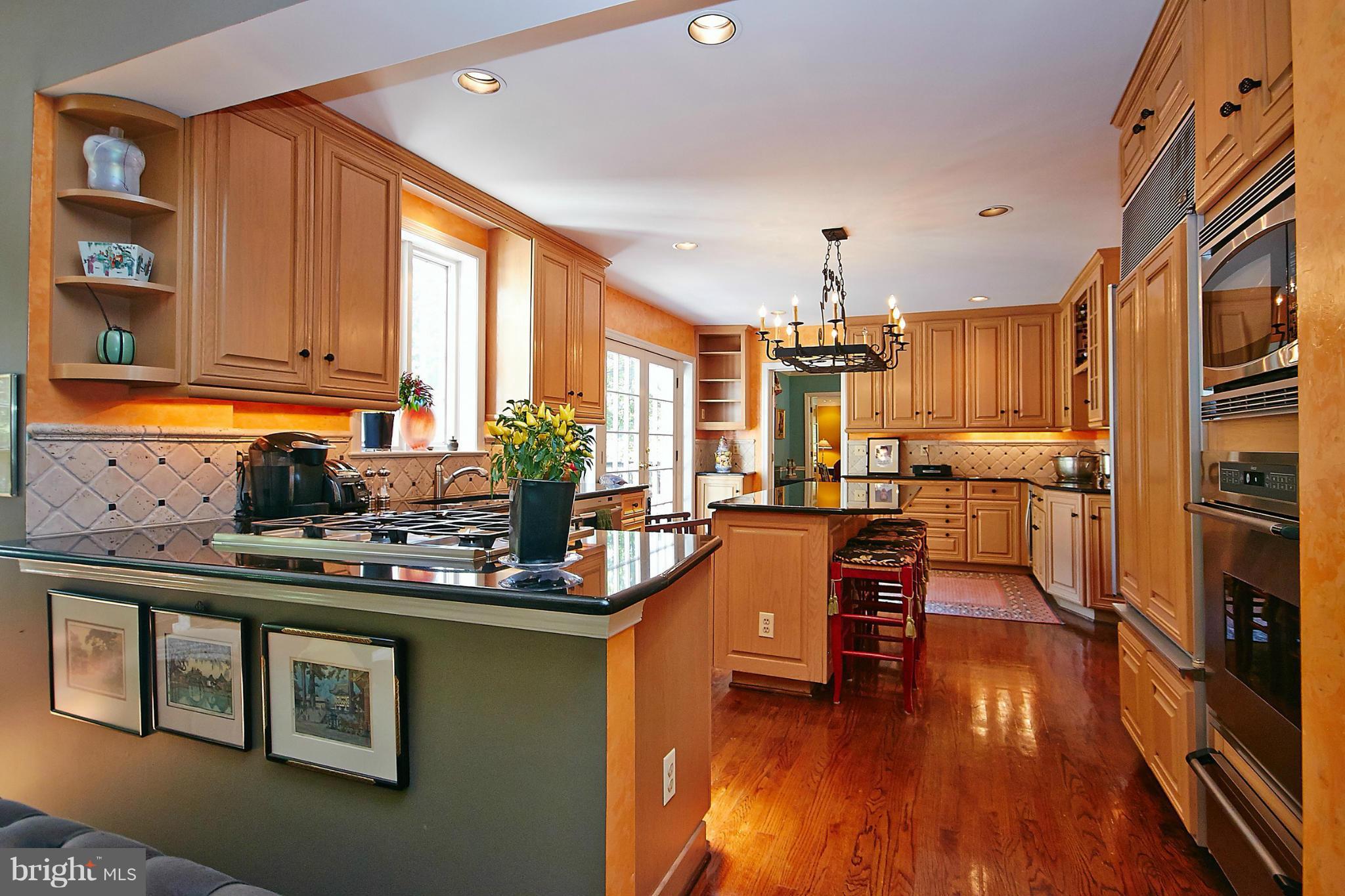 COUNTRY CLUB HILLS - Residential