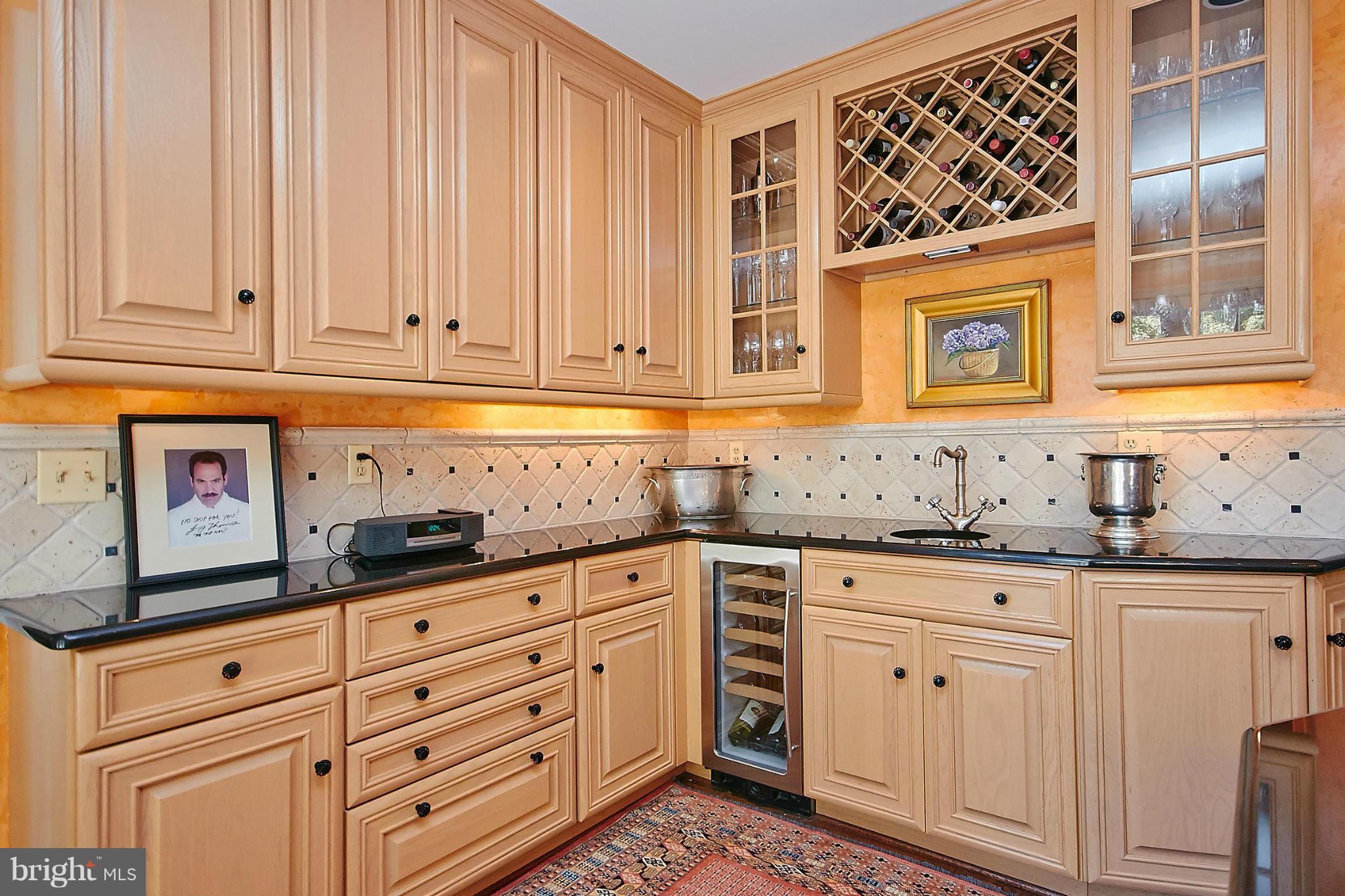 COUNTRY CLUB HILLS - Residential