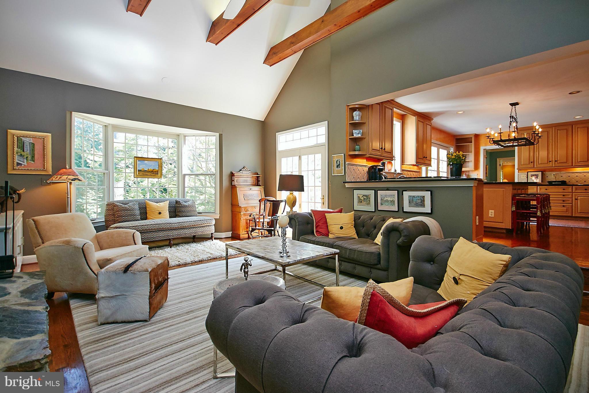 COUNTRY CLUB HILLS - Residential