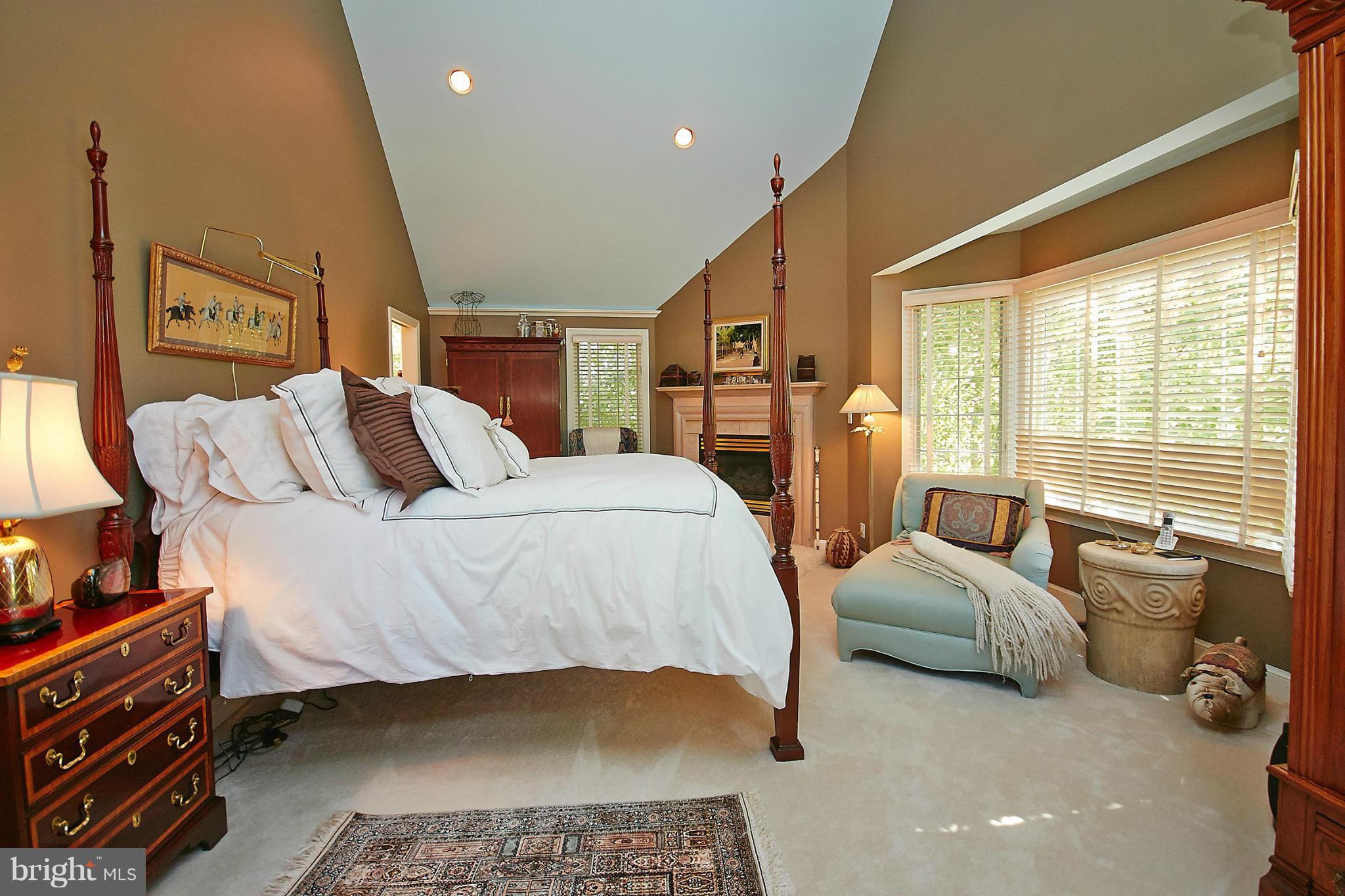 COUNTRY CLUB HILLS - Residential