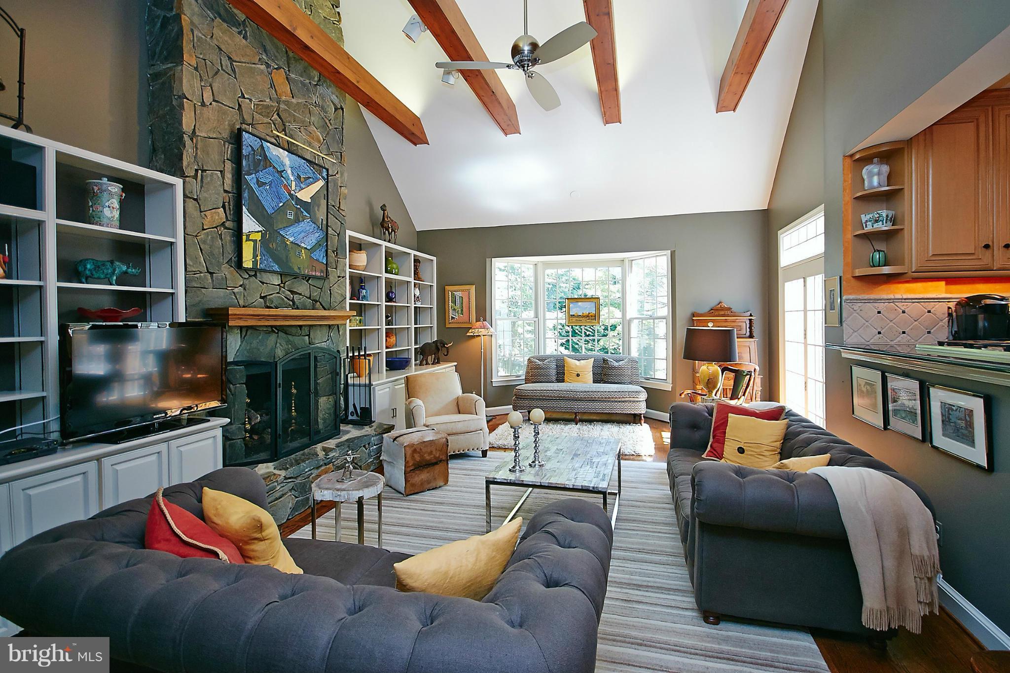 COUNTRY CLUB HILLS - Residential