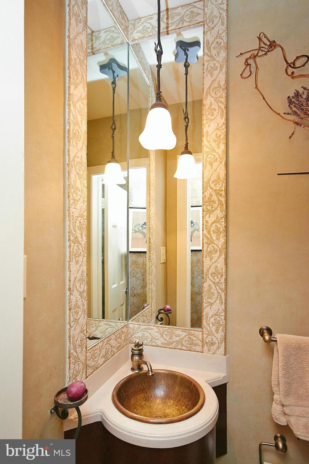 COUNTRY CLUB HILLS - Residential