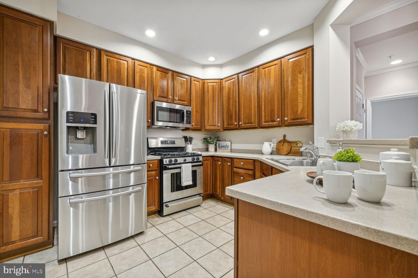 LAKELAND RIDGE - Residential