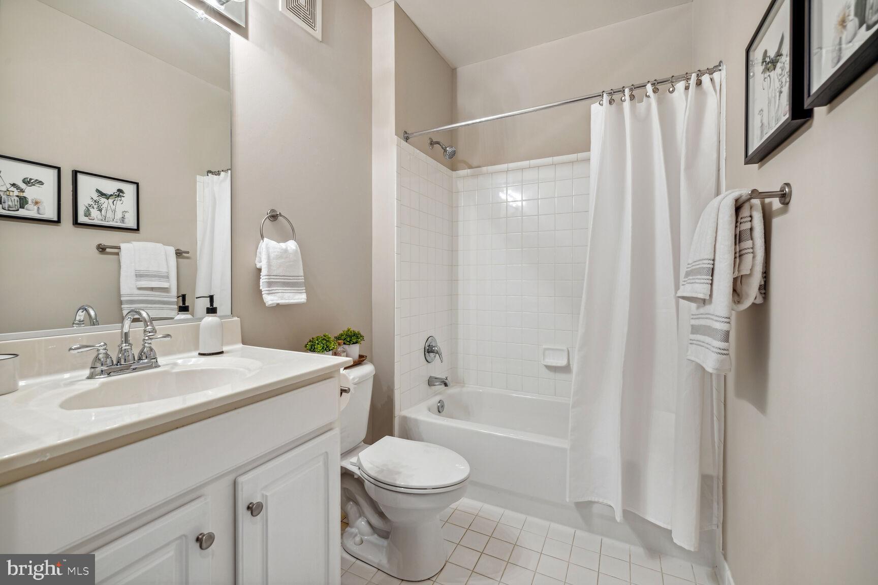 LAKELAND RIDGE - Residential