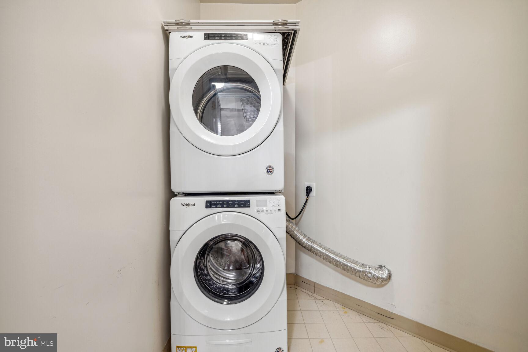 LAKELAND RIDGE - Residential