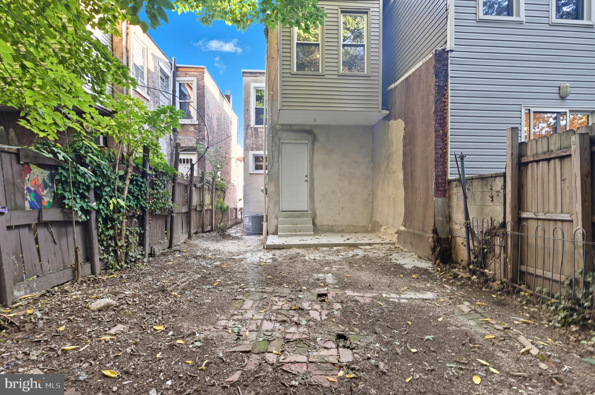 SQUIRREL HILL - Residential