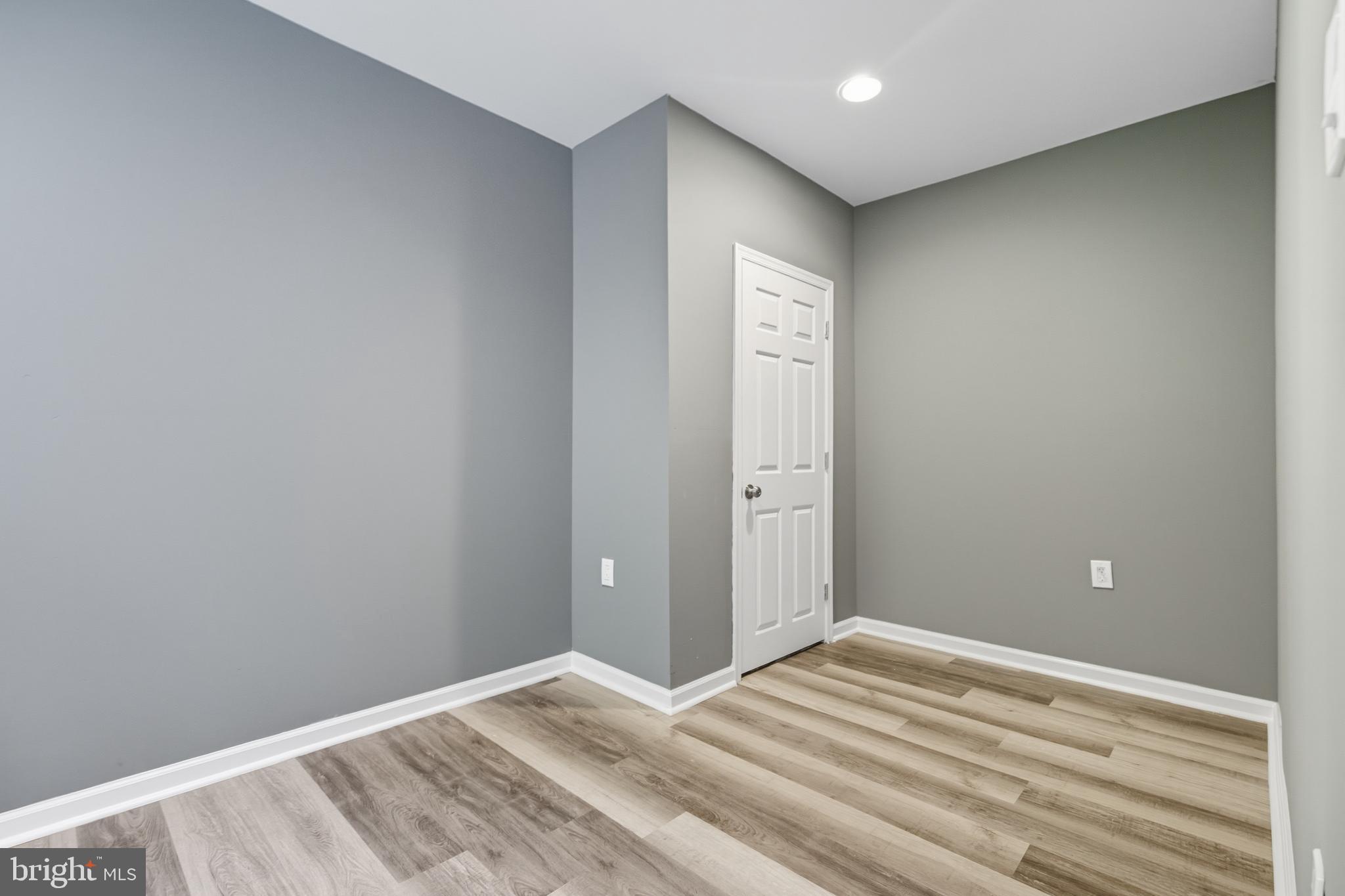 SQUIRREL HILL - Residential