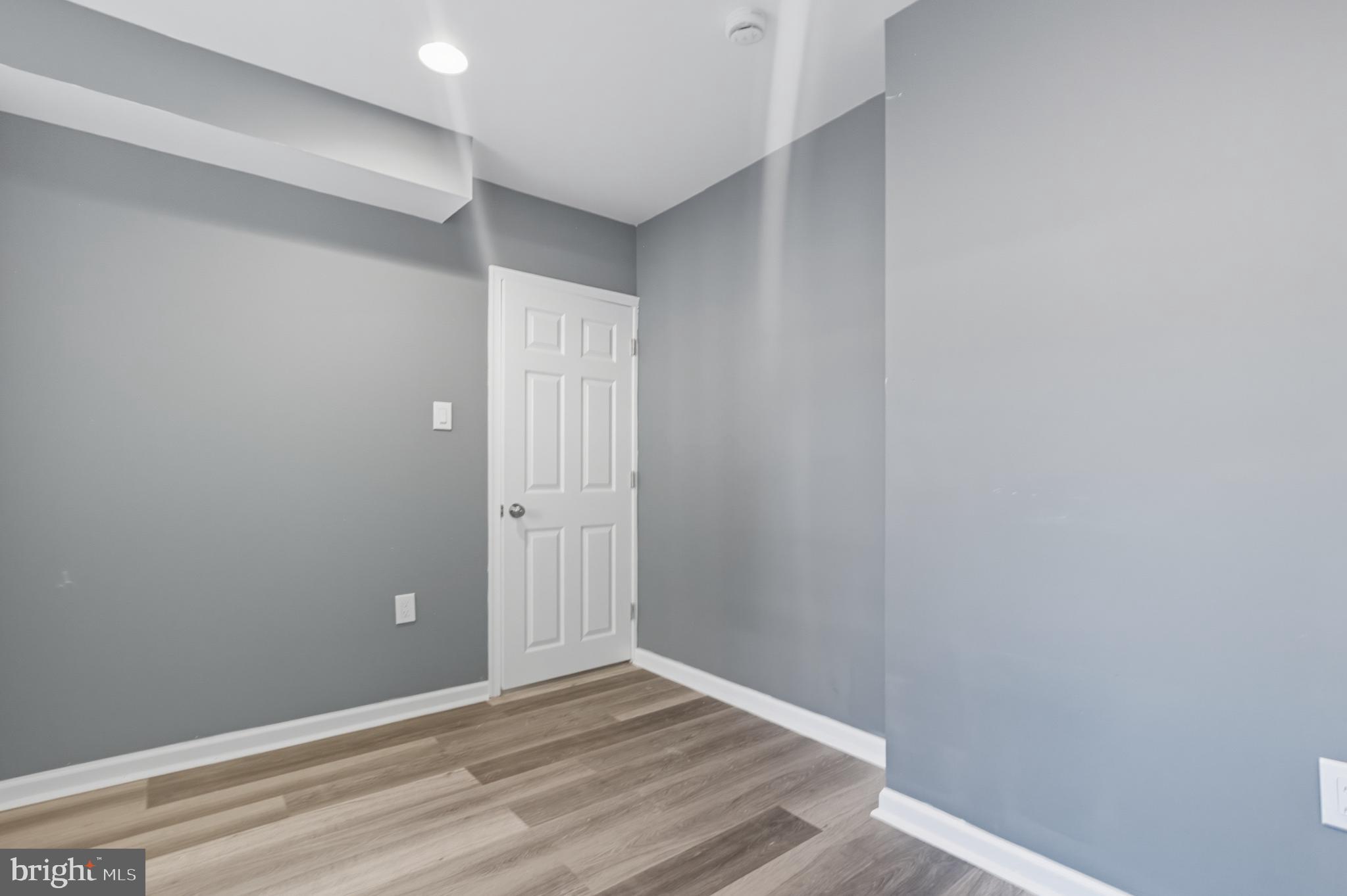 SQUIRREL HILL - Residential