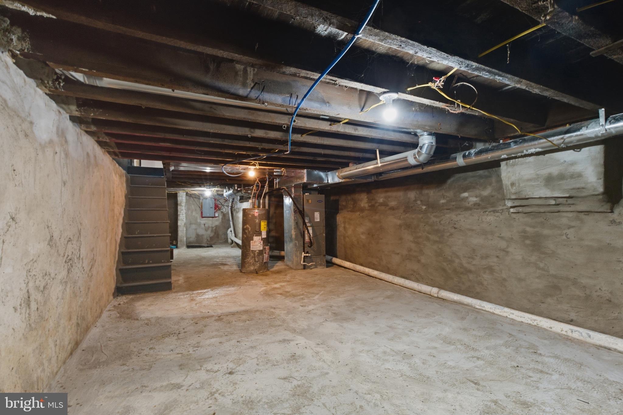 SQUIRREL HILL - Residential