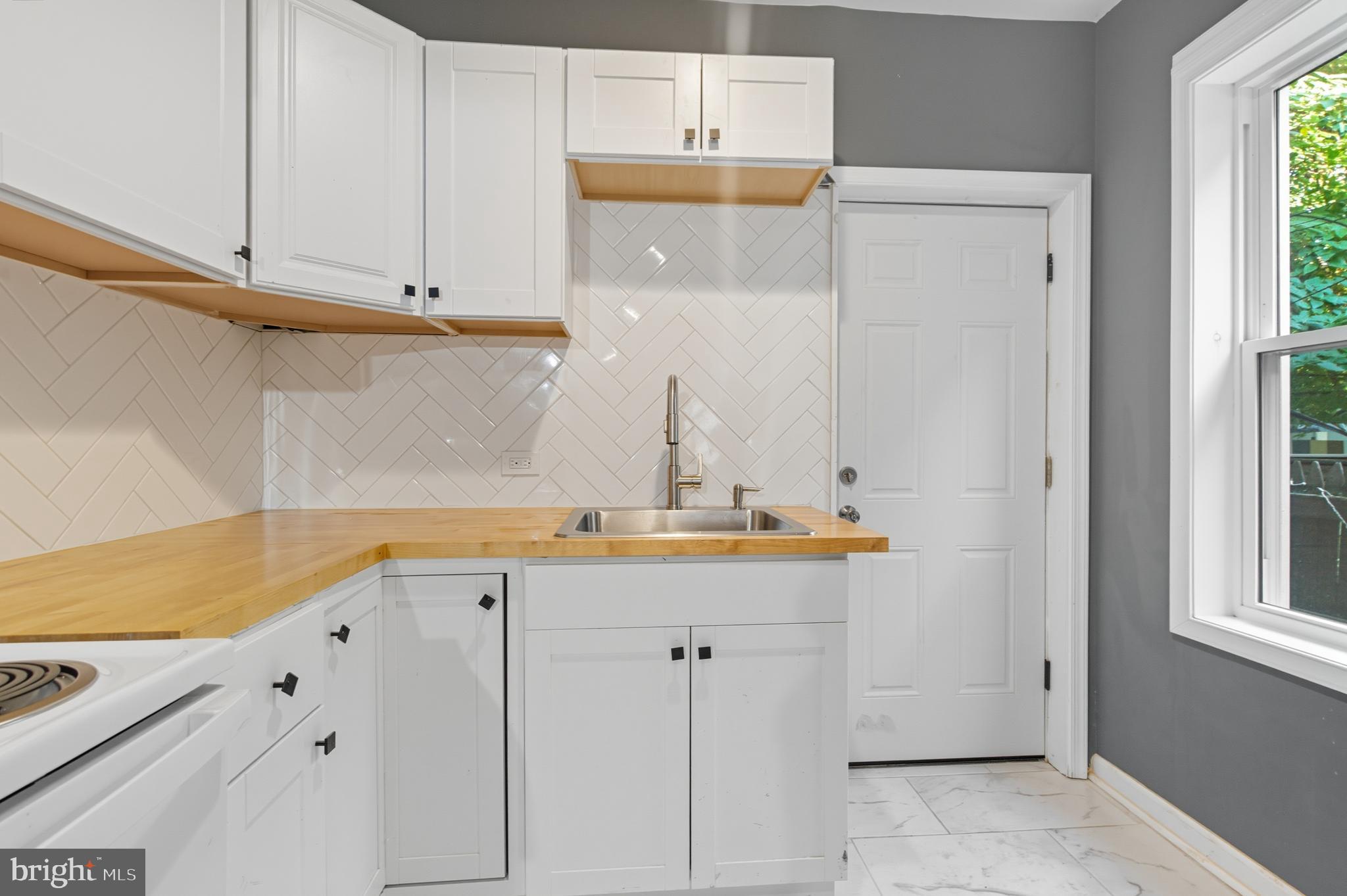 SQUIRREL HILL - Residential