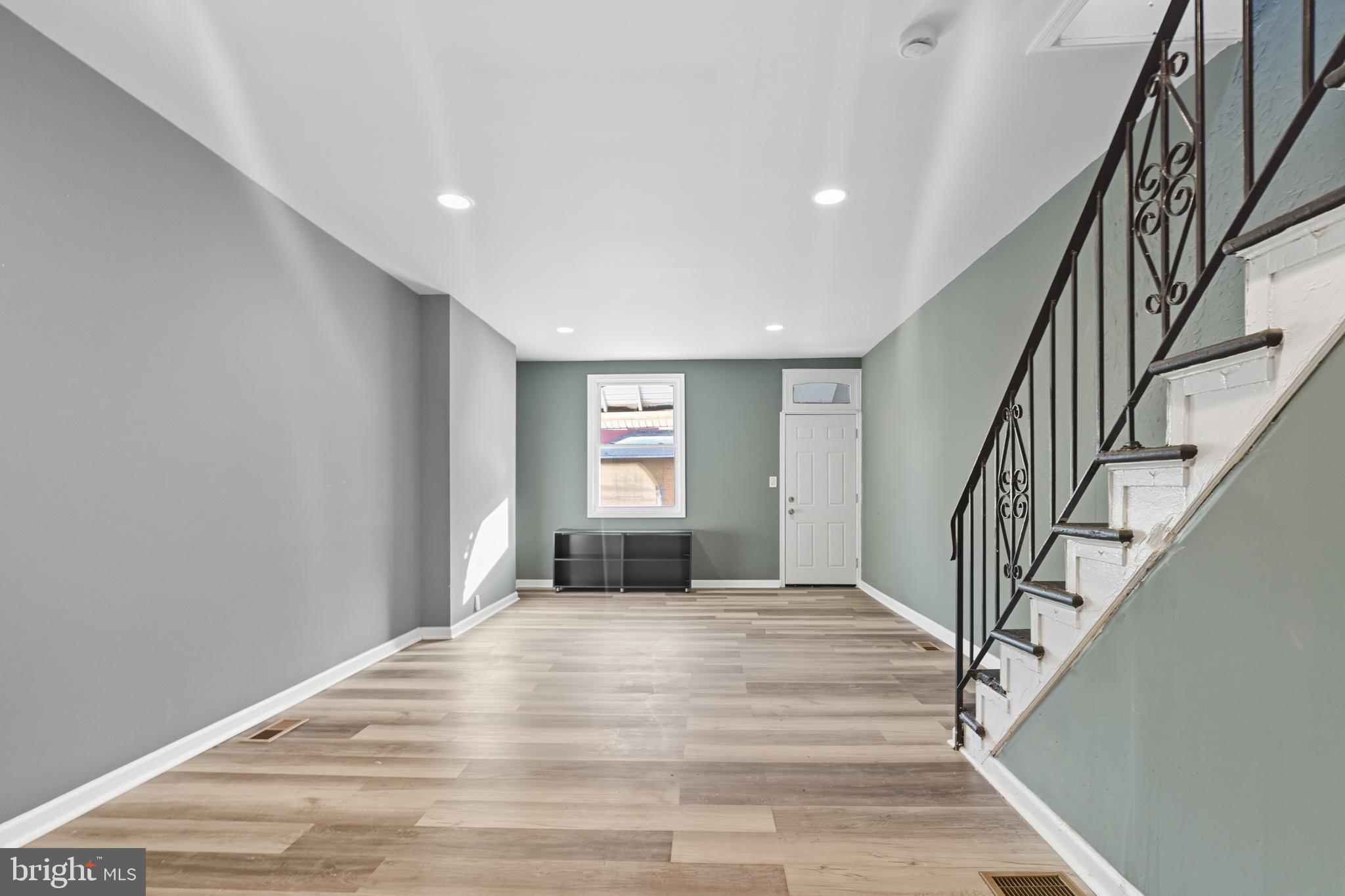 SQUIRREL HILL - Residential