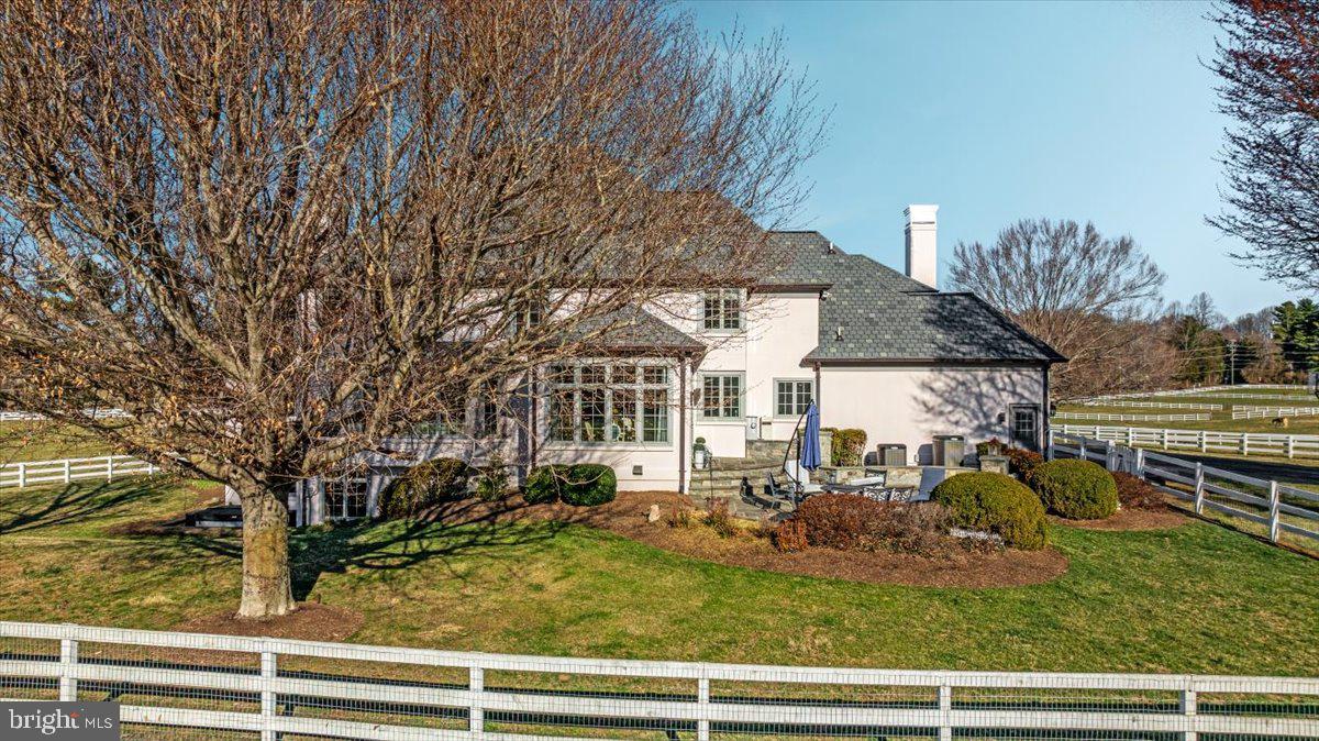 NEAR CLIFTON - Residential