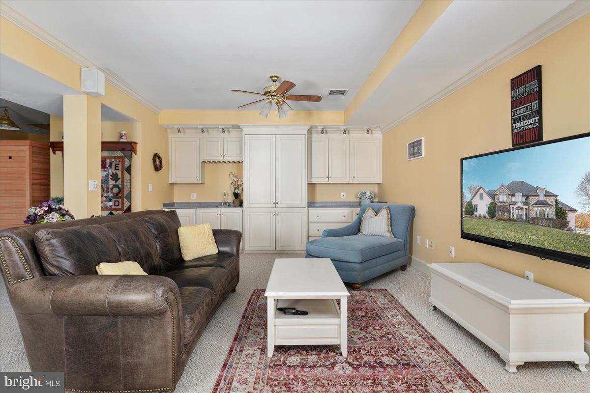 NEAR CLIFTON - Residential