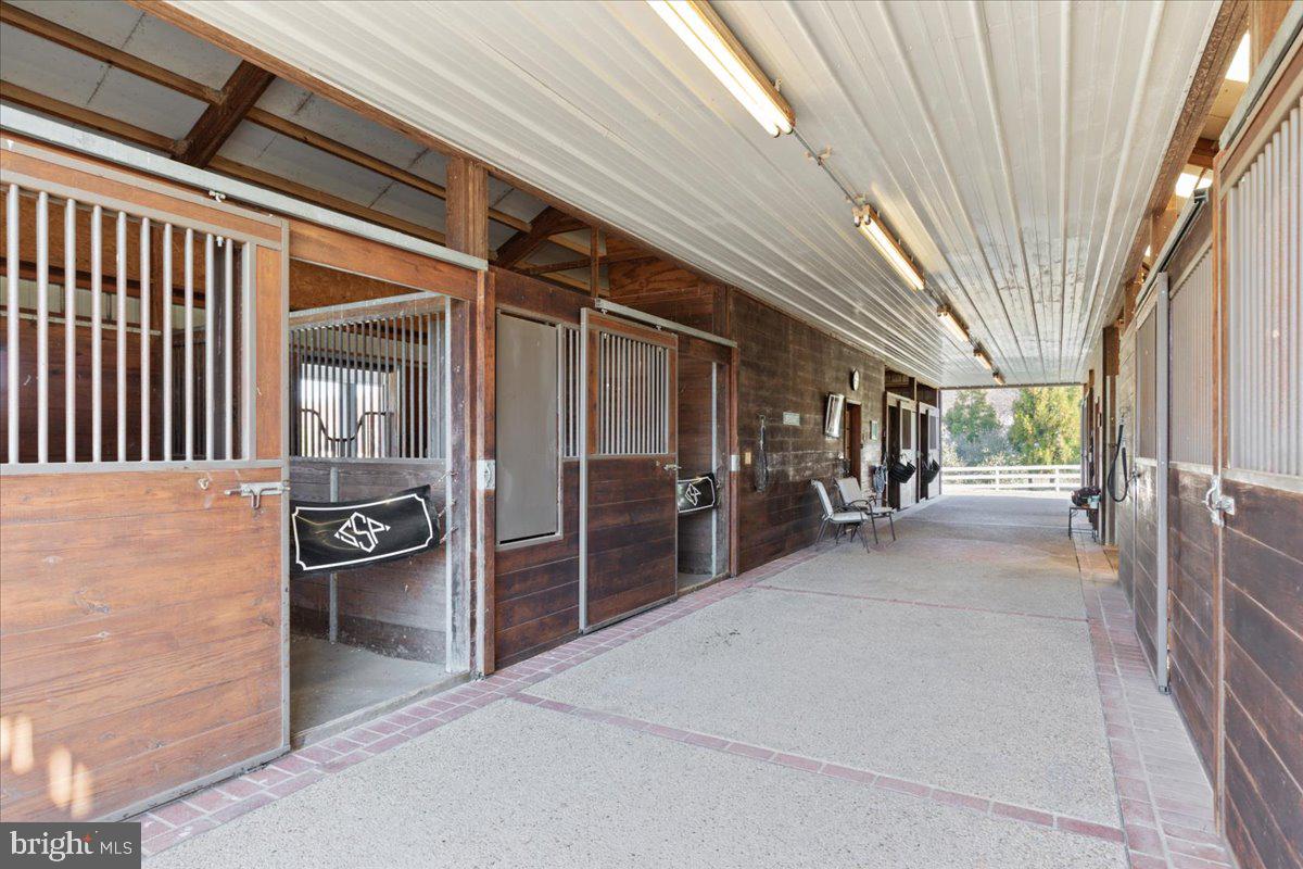 NEAR CLIFTON - Residential