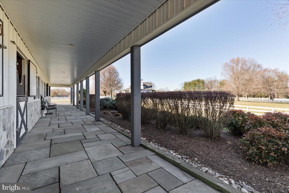 NEAR CLIFTON - Residential