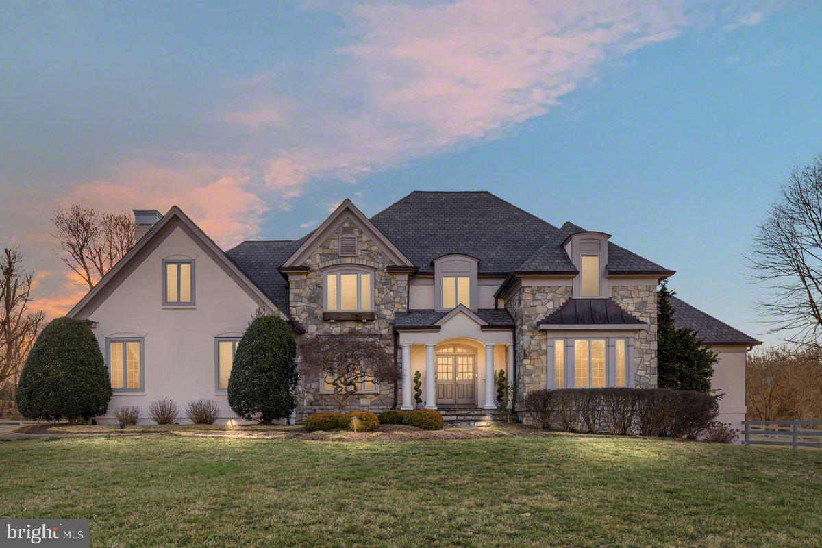 NEAR CLIFTON - Residential