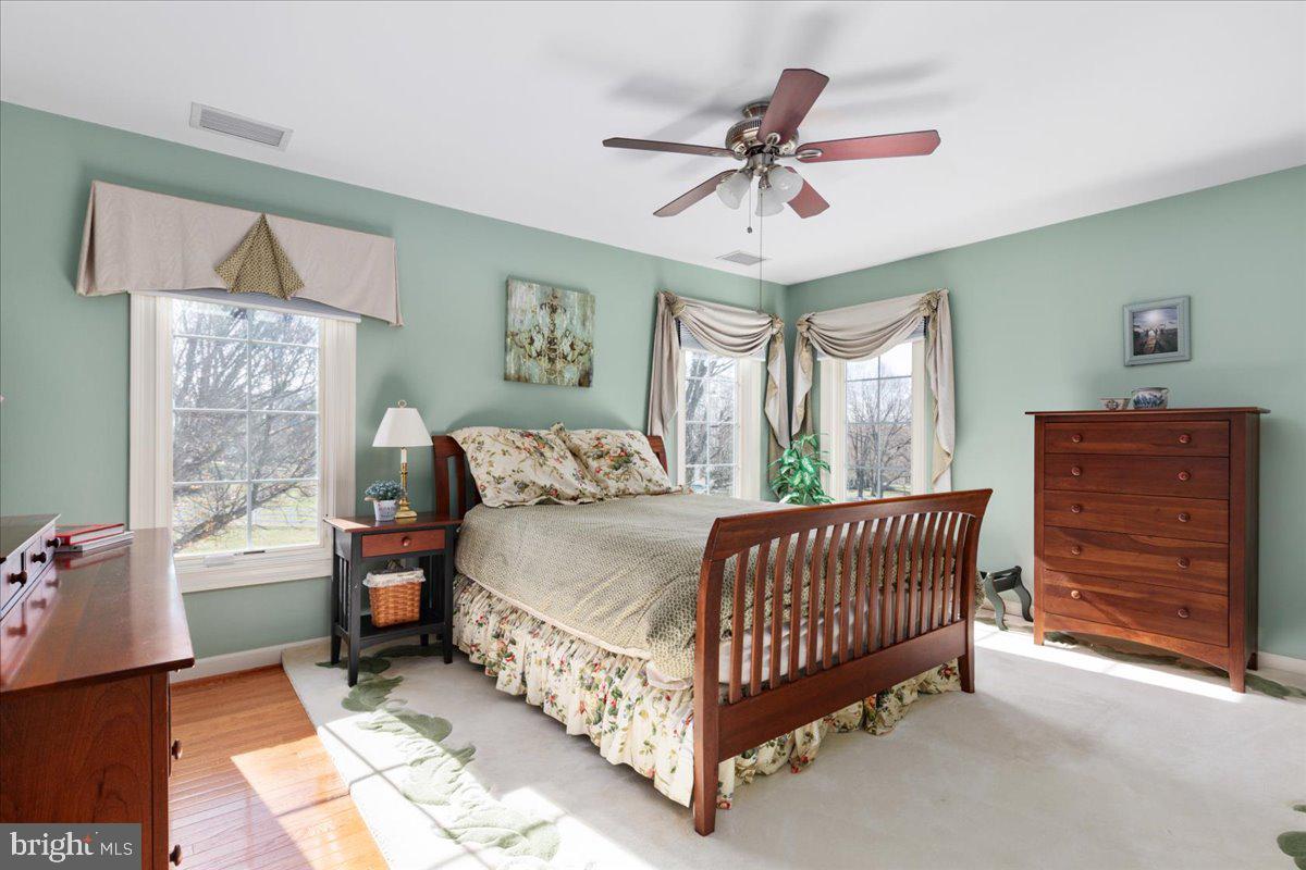 NEAR CLIFTON - Residential