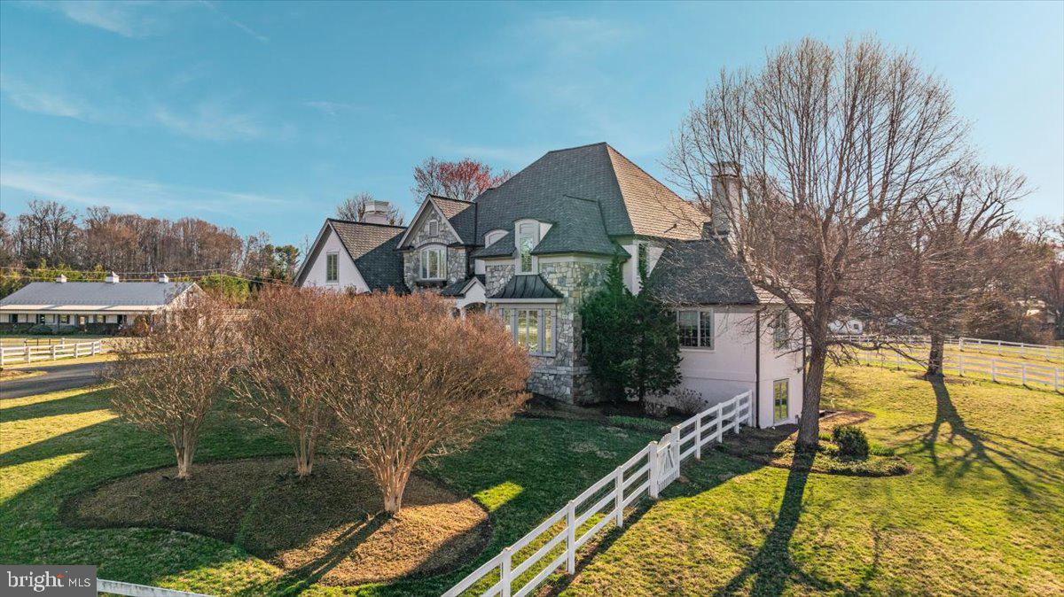 NEAR CLIFTON - Residential