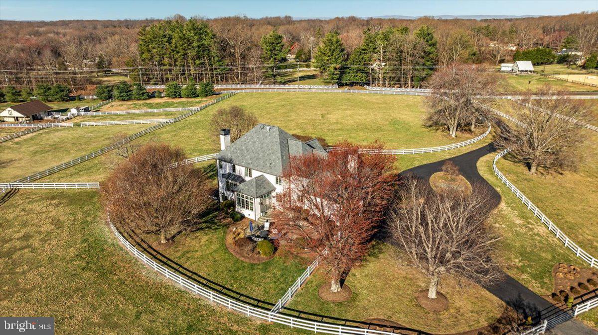 NEAR CLIFTON - Residential