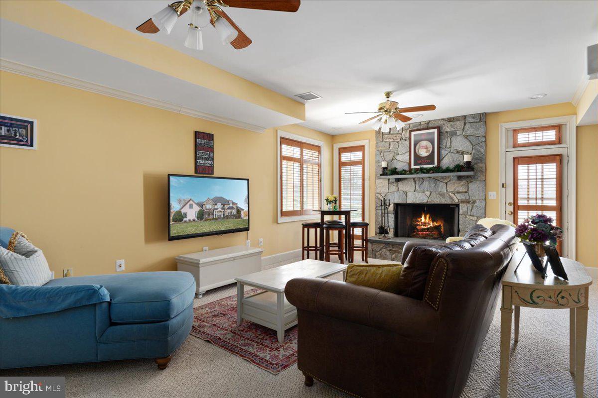 NEAR CLIFTON - Residential