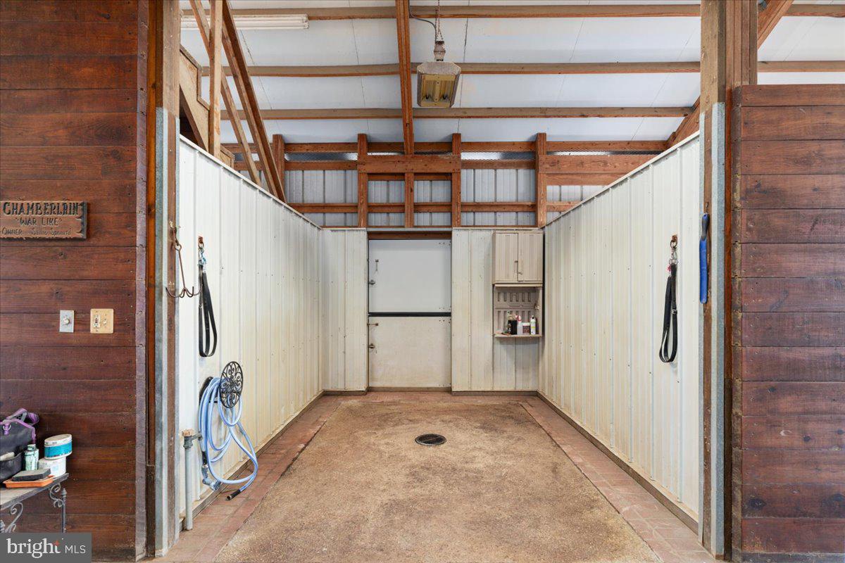 NEAR CLIFTON - Residential