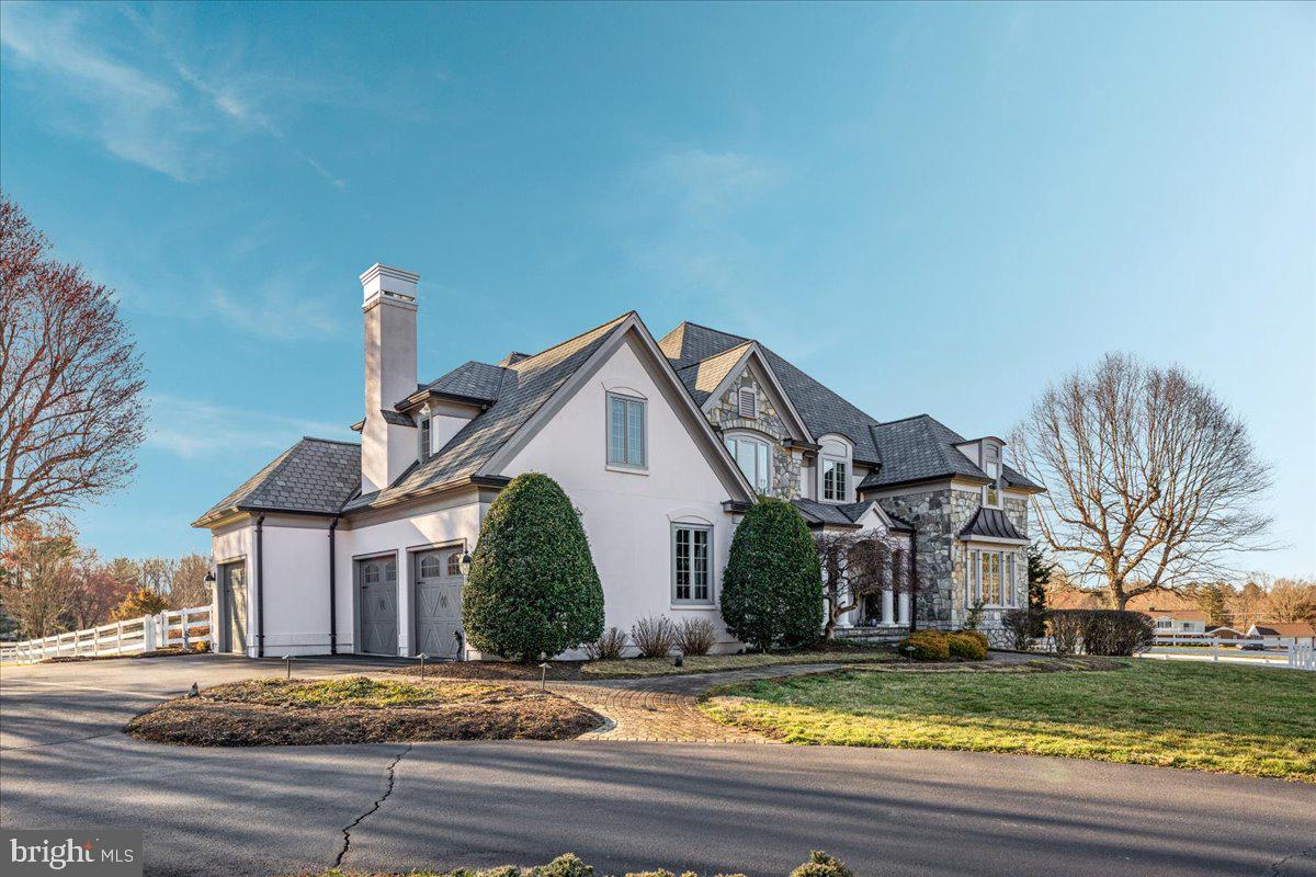 NEAR CLIFTON - Residential