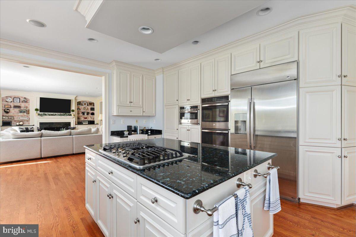 NEAR CLIFTON - Residential