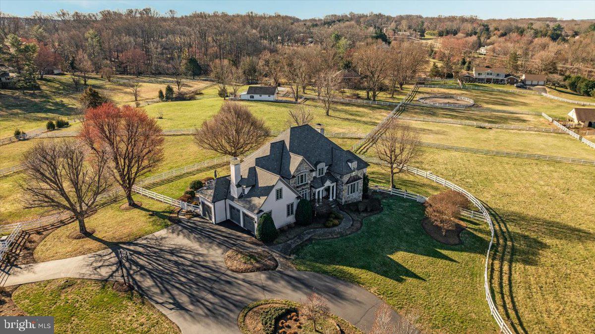 NEAR CLIFTON - Residential