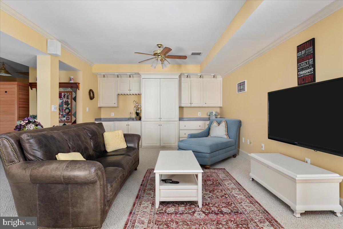 NEAR CLIFTON - Residential