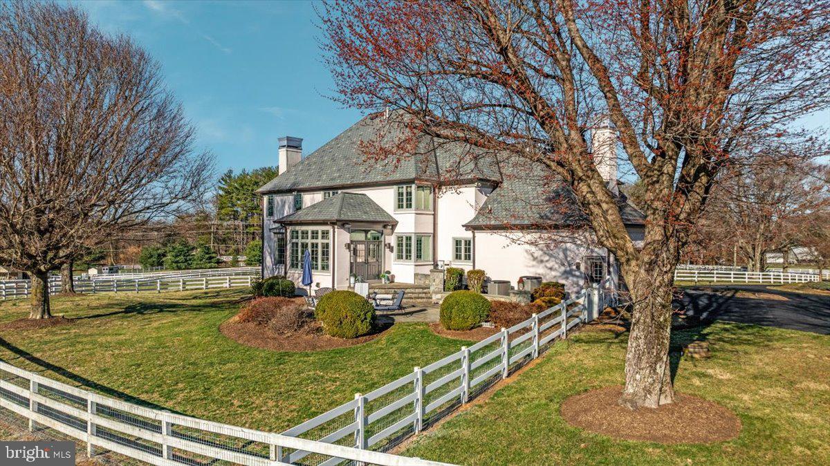 NEAR CLIFTON - Residential