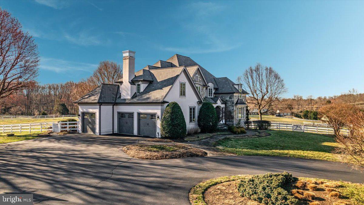 NEAR CLIFTON - Residential