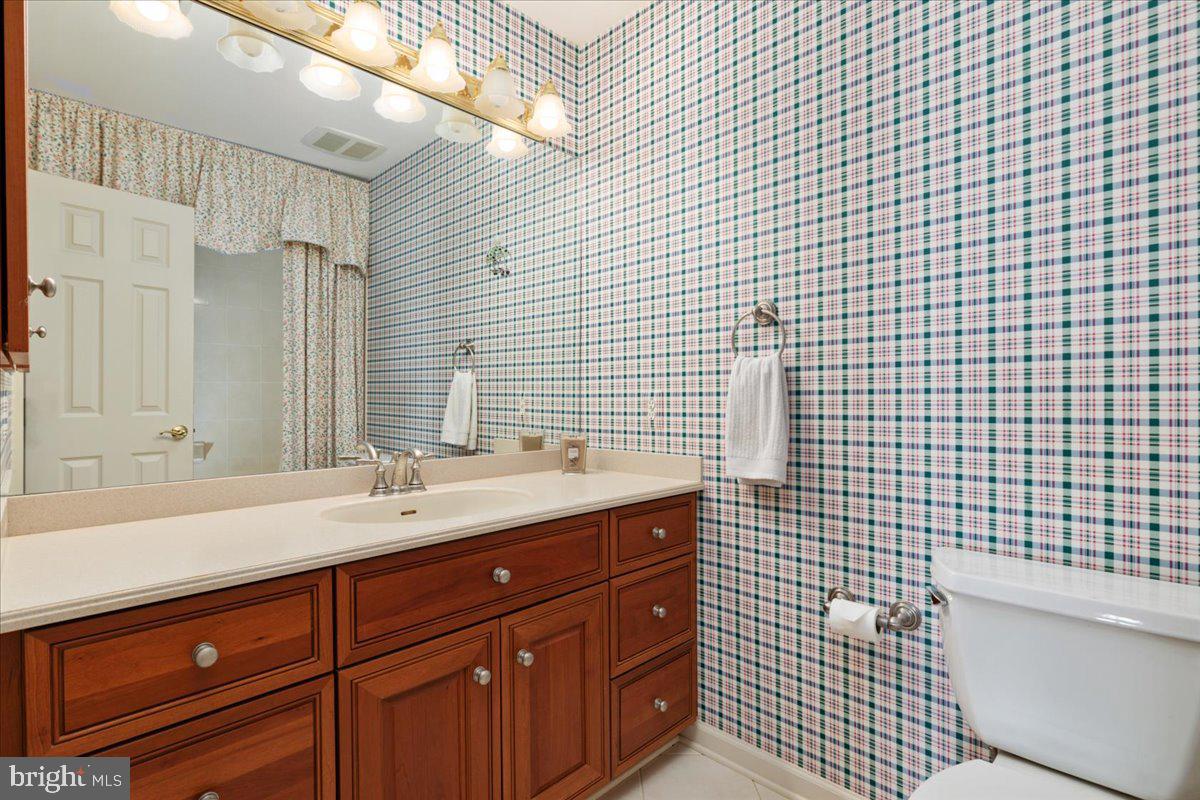 NEAR CLIFTON - Residential