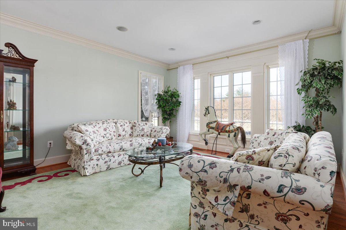 NEAR CLIFTON - Residential