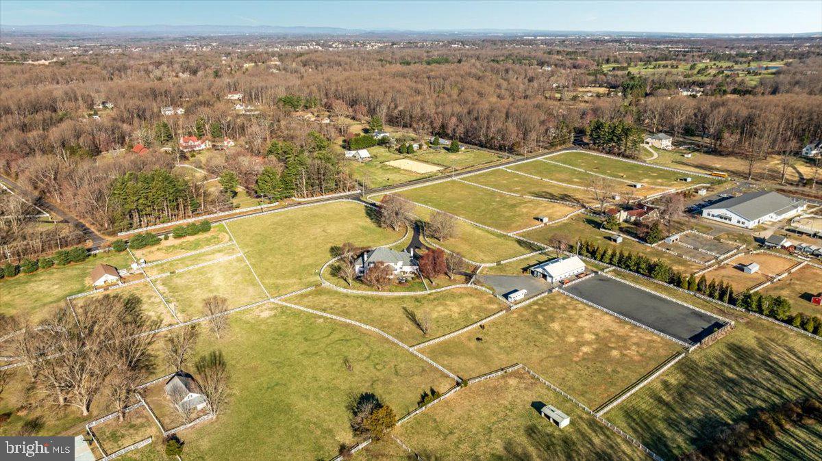 NEAR CLIFTON - Residential