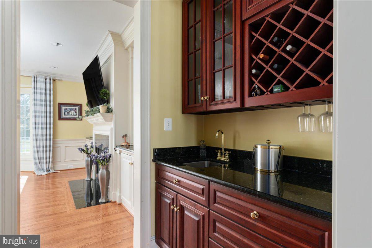 NEAR CLIFTON - Residential