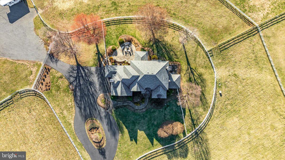 NEAR CLIFTON - Residential