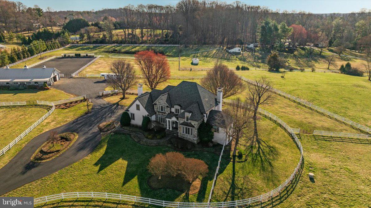 NEAR CLIFTON - Residential