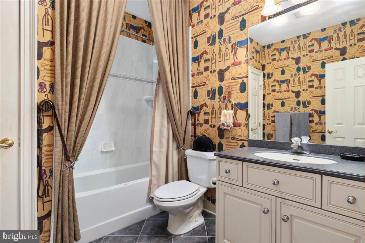 NEAR CLIFTON - Residential