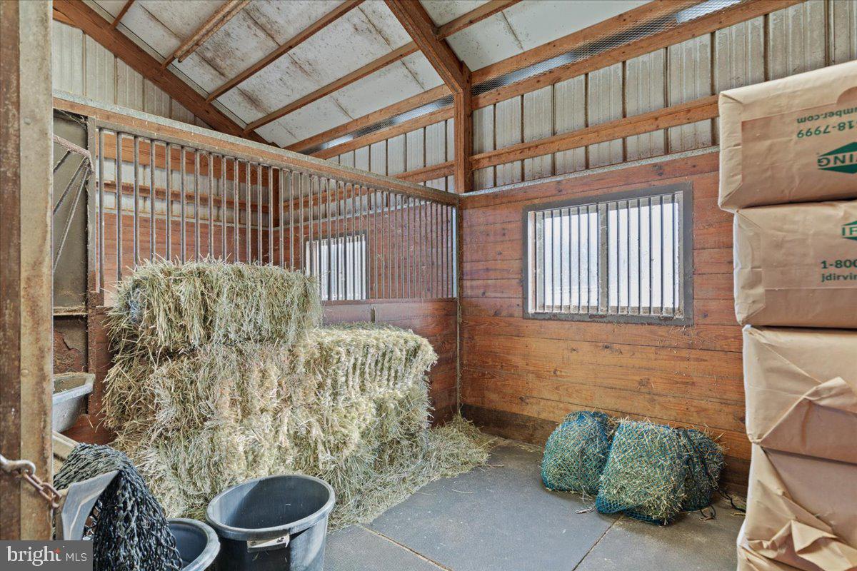 NEAR CLIFTON - Residential