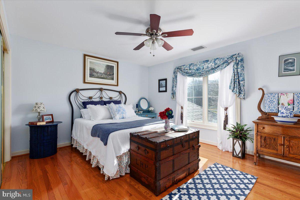 NEAR CLIFTON - Residential