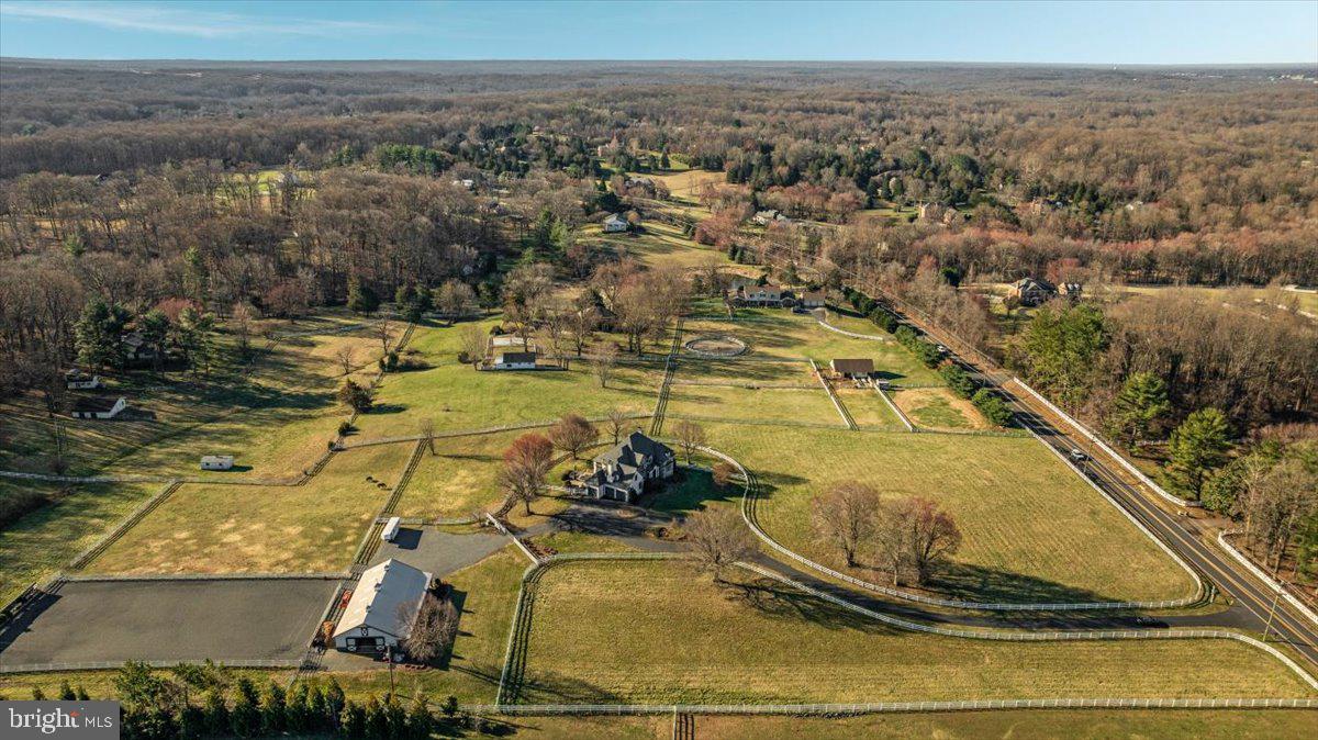 NEAR CLIFTON - Residential