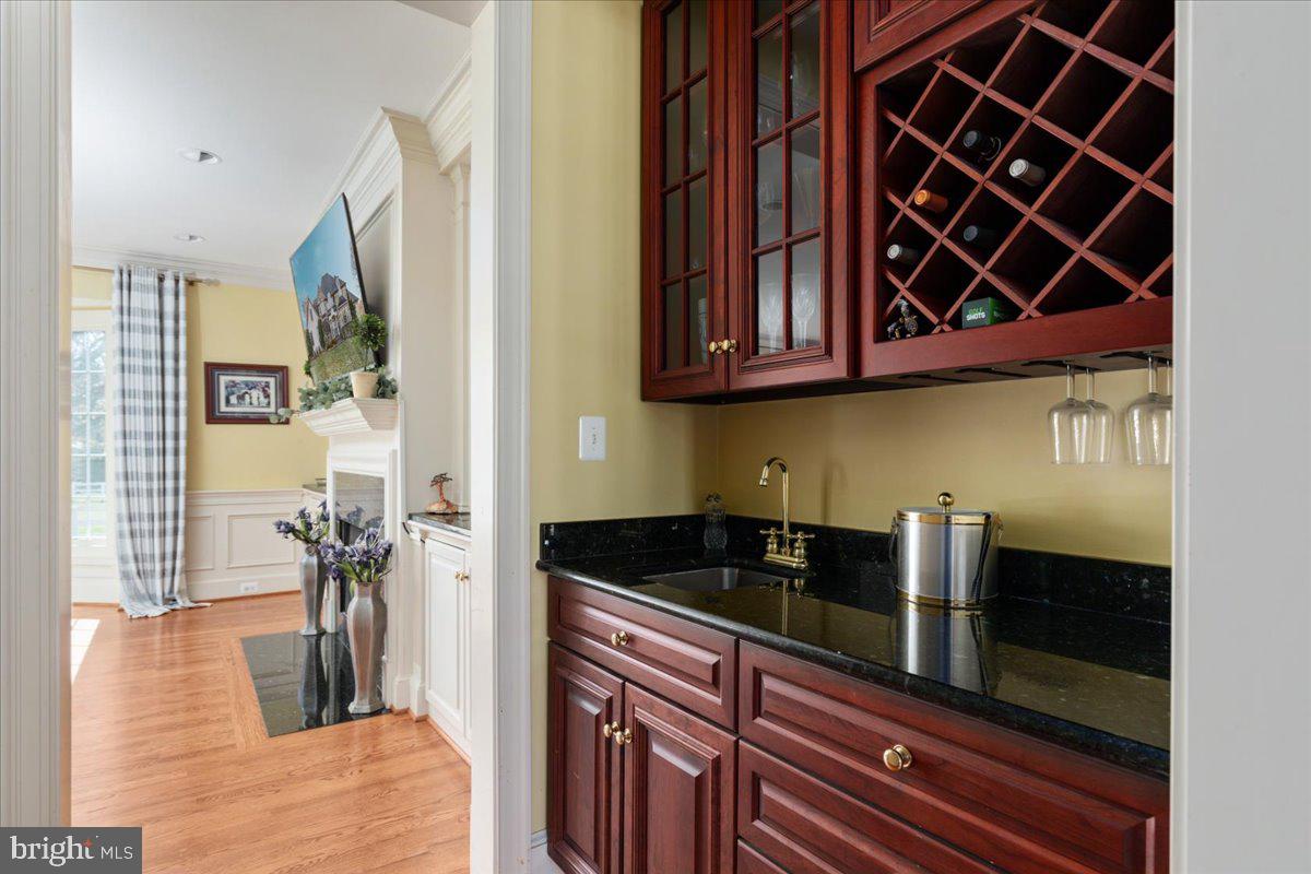 NEAR CLIFTON - Residential