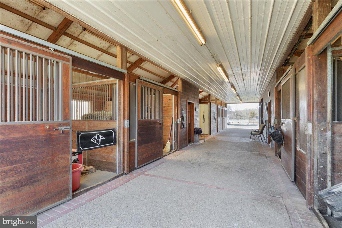 NEAR CLIFTON - Residential