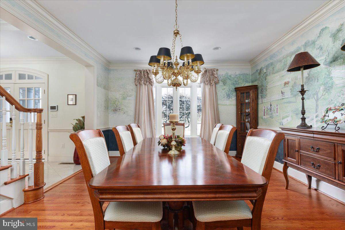 NEAR CLIFTON - Residential