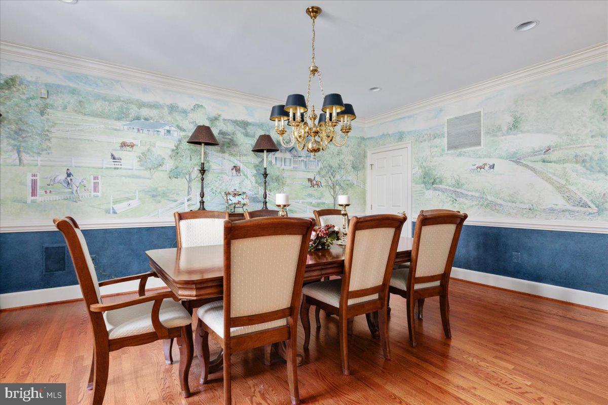 NEAR CLIFTON - Residential