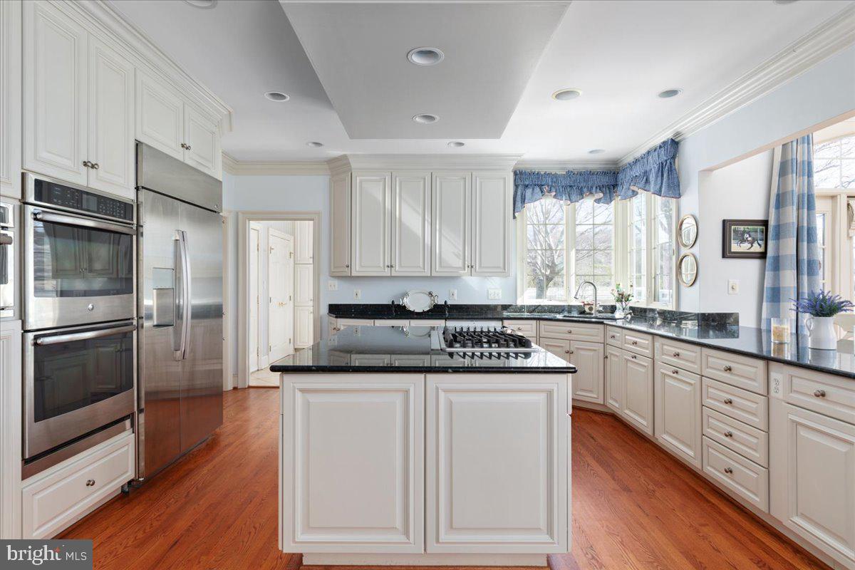 NEAR CLIFTON - Residential