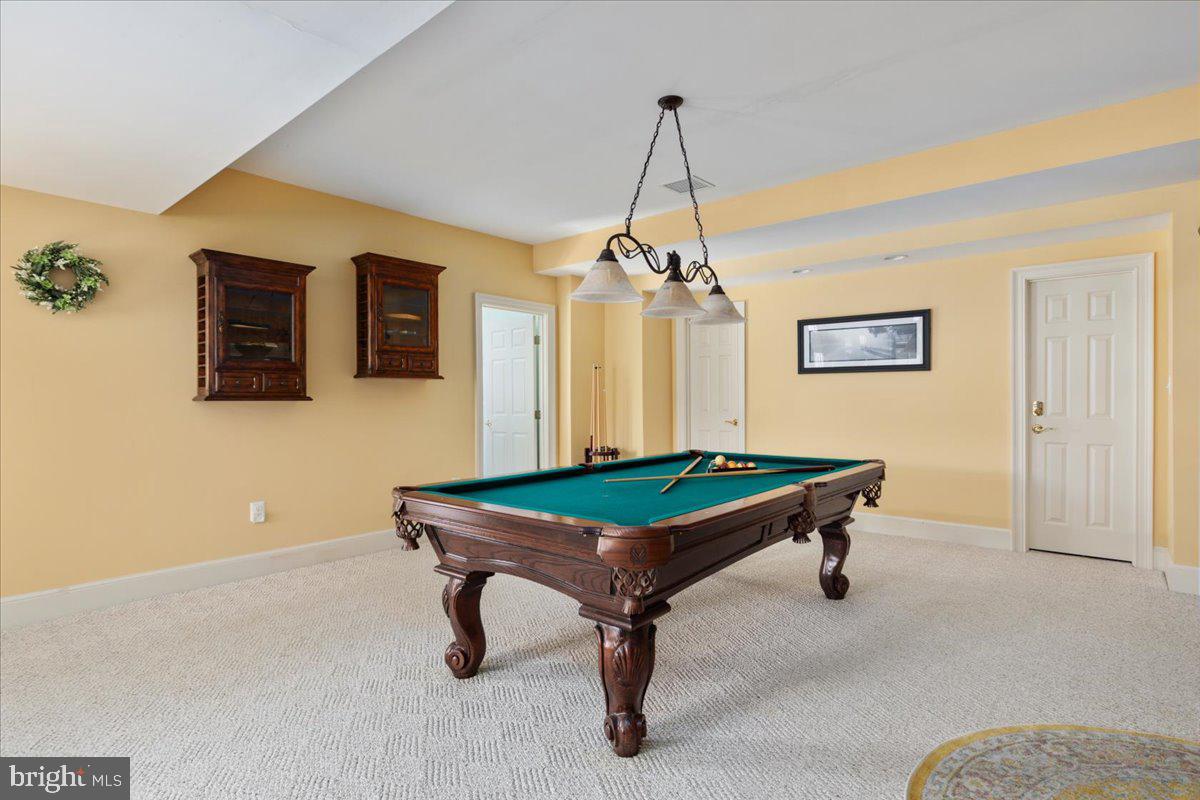 NEAR CLIFTON - Residential