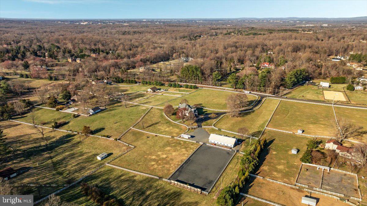 NEAR CLIFTON - Residential