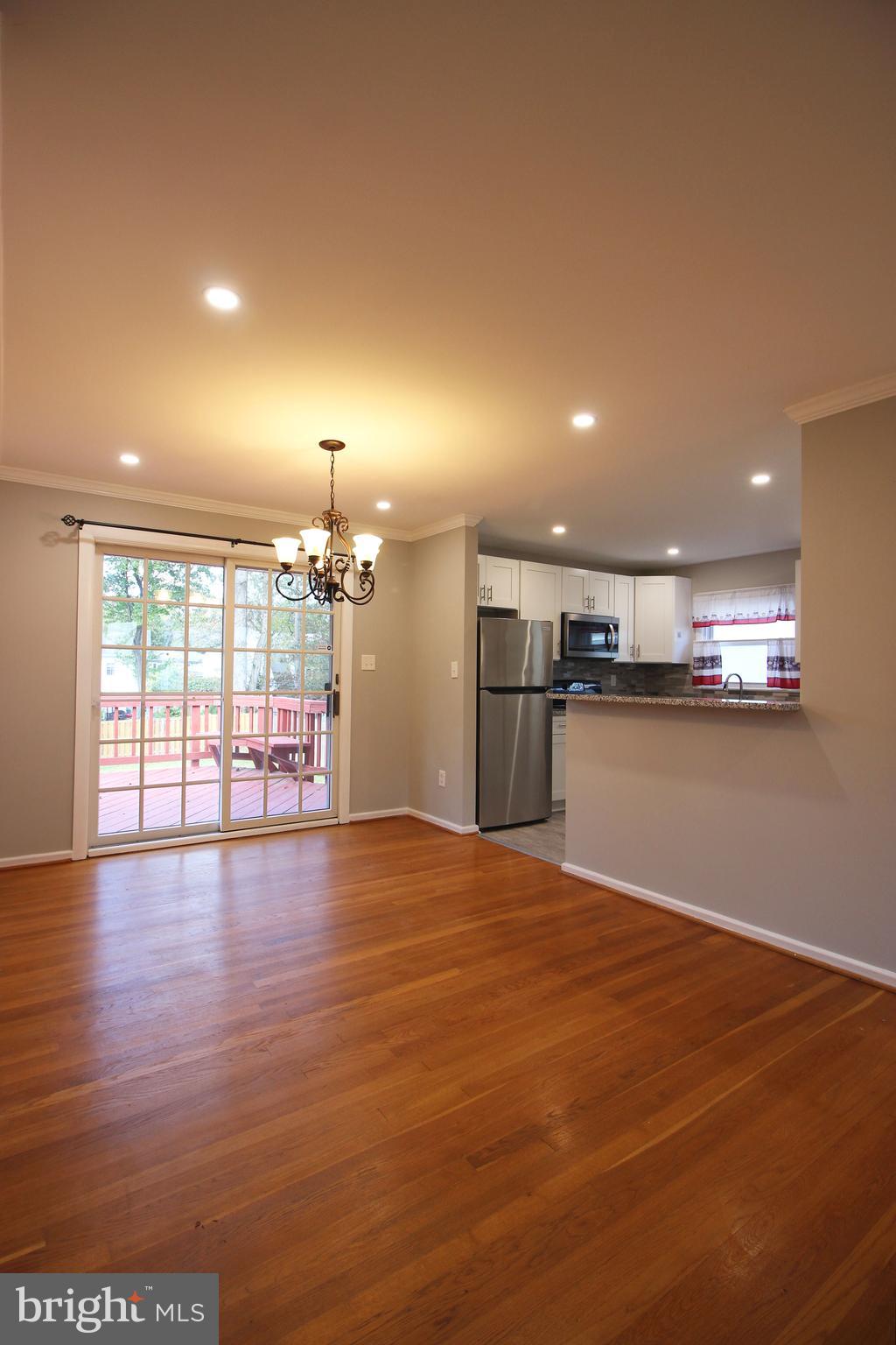 VIENNA WOODS - Residential Lease