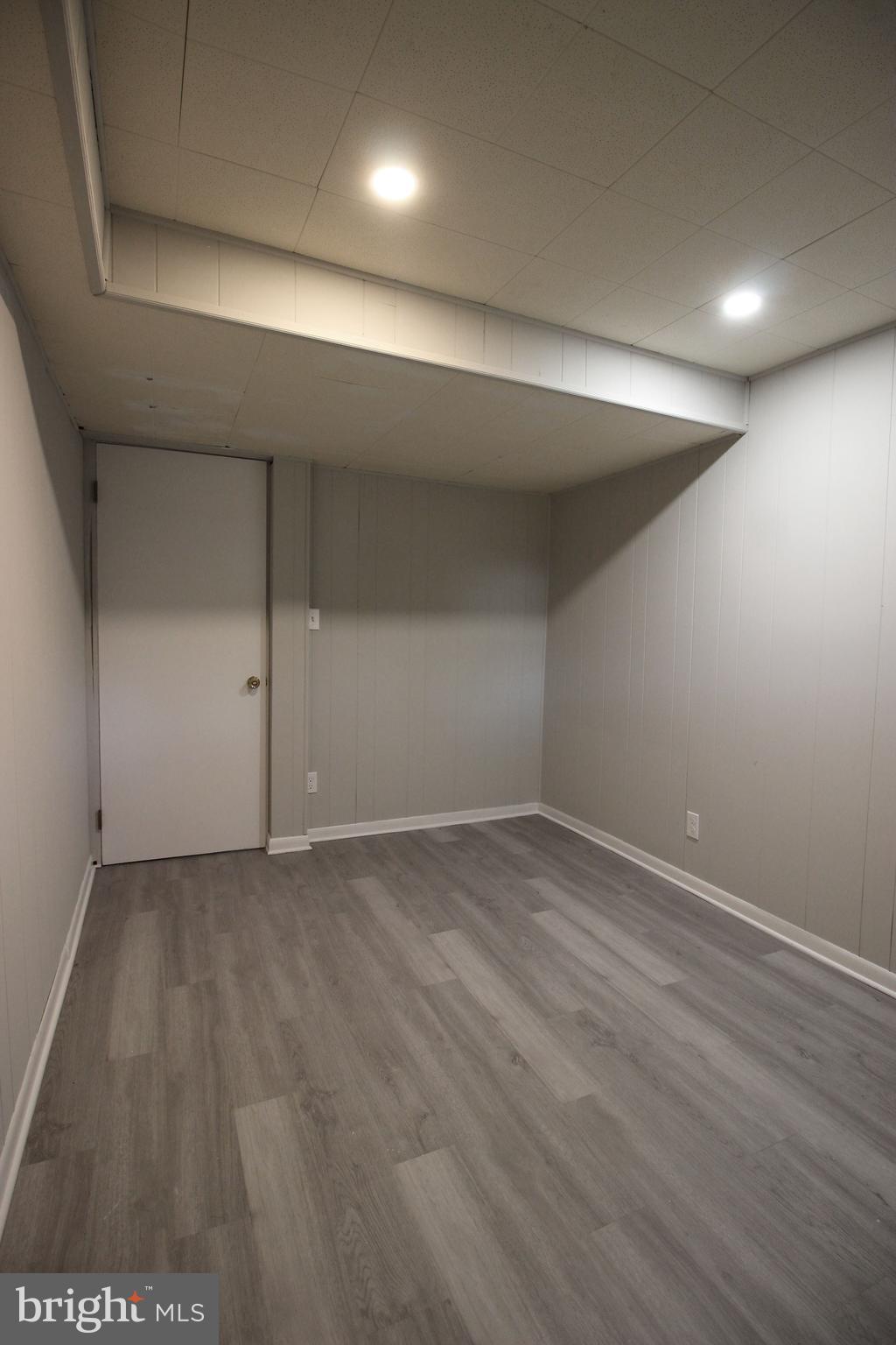 VIENNA WOODS - Residential Lease